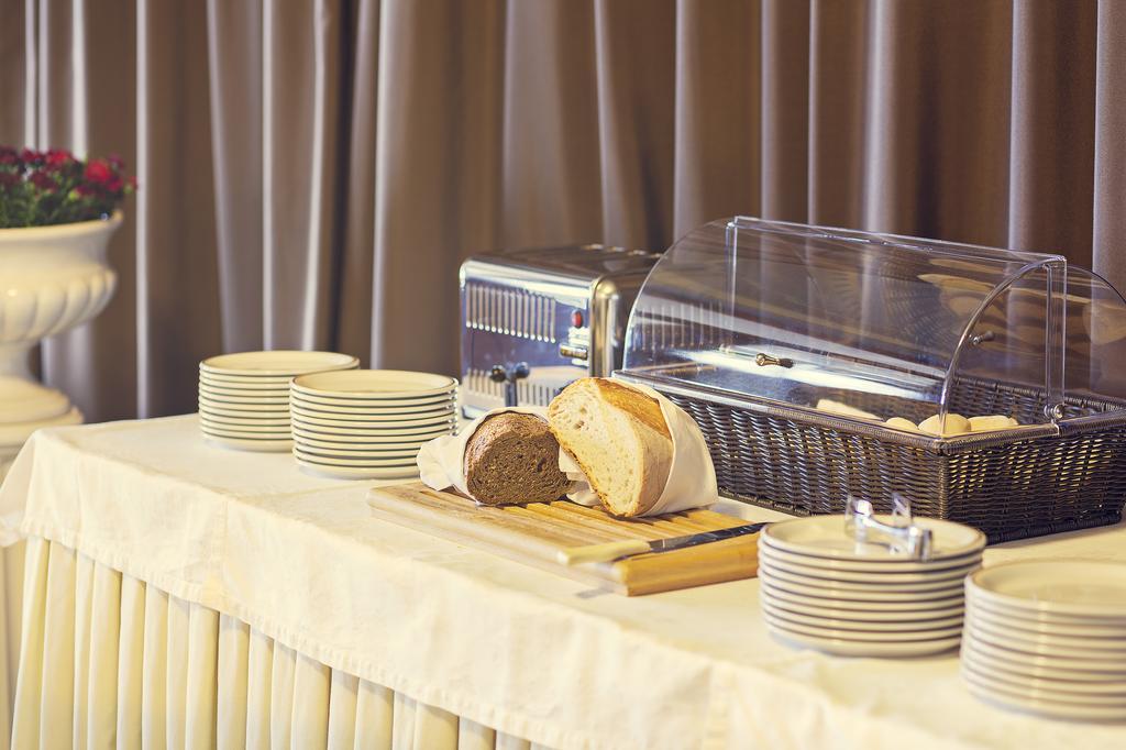 Tre Laghi Hotel Nebbiuno ภายนอก รูปภาพ