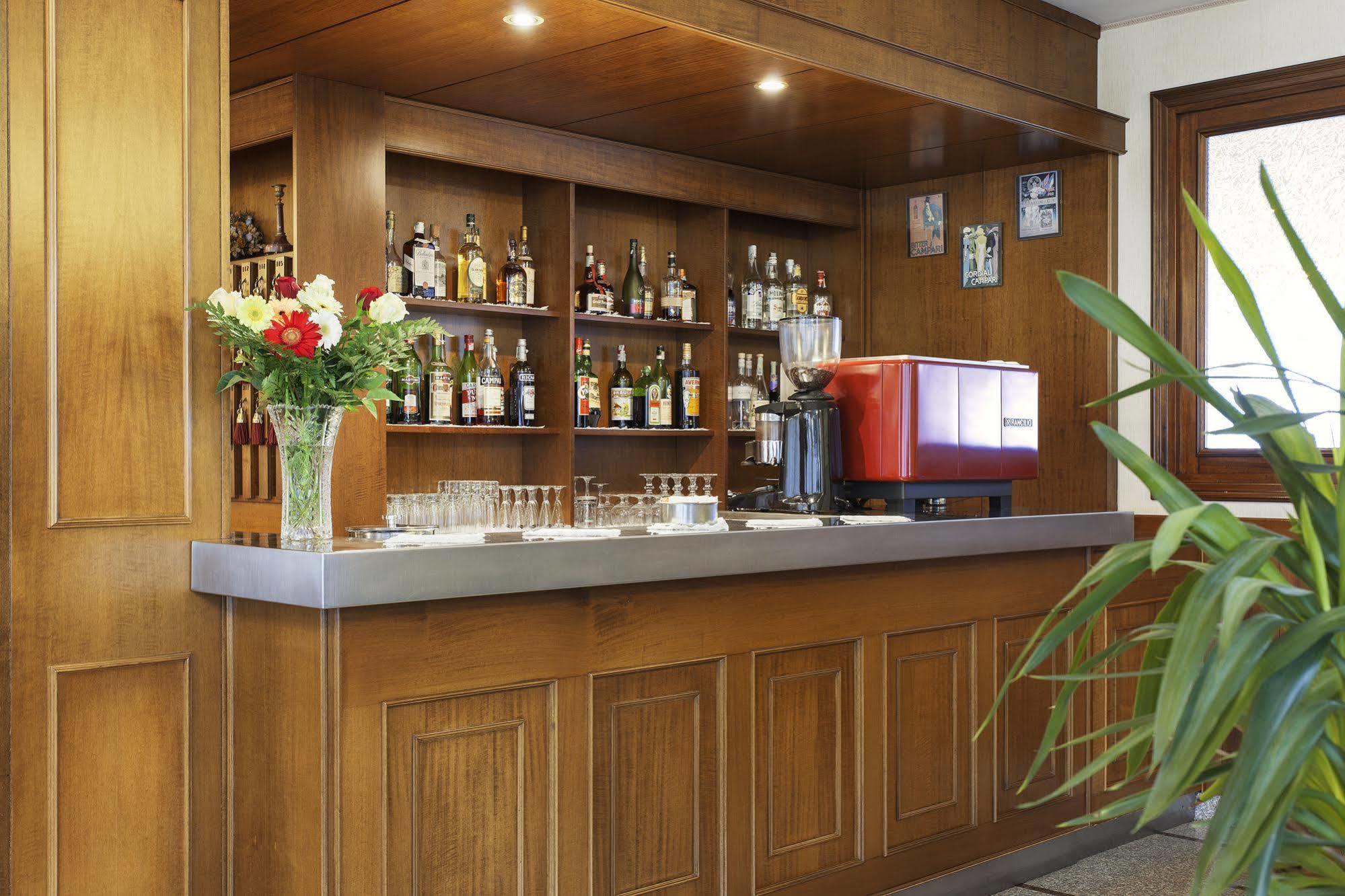 Tre Laghi Hotel Nebbiuno ภายนอก รูปภาพ