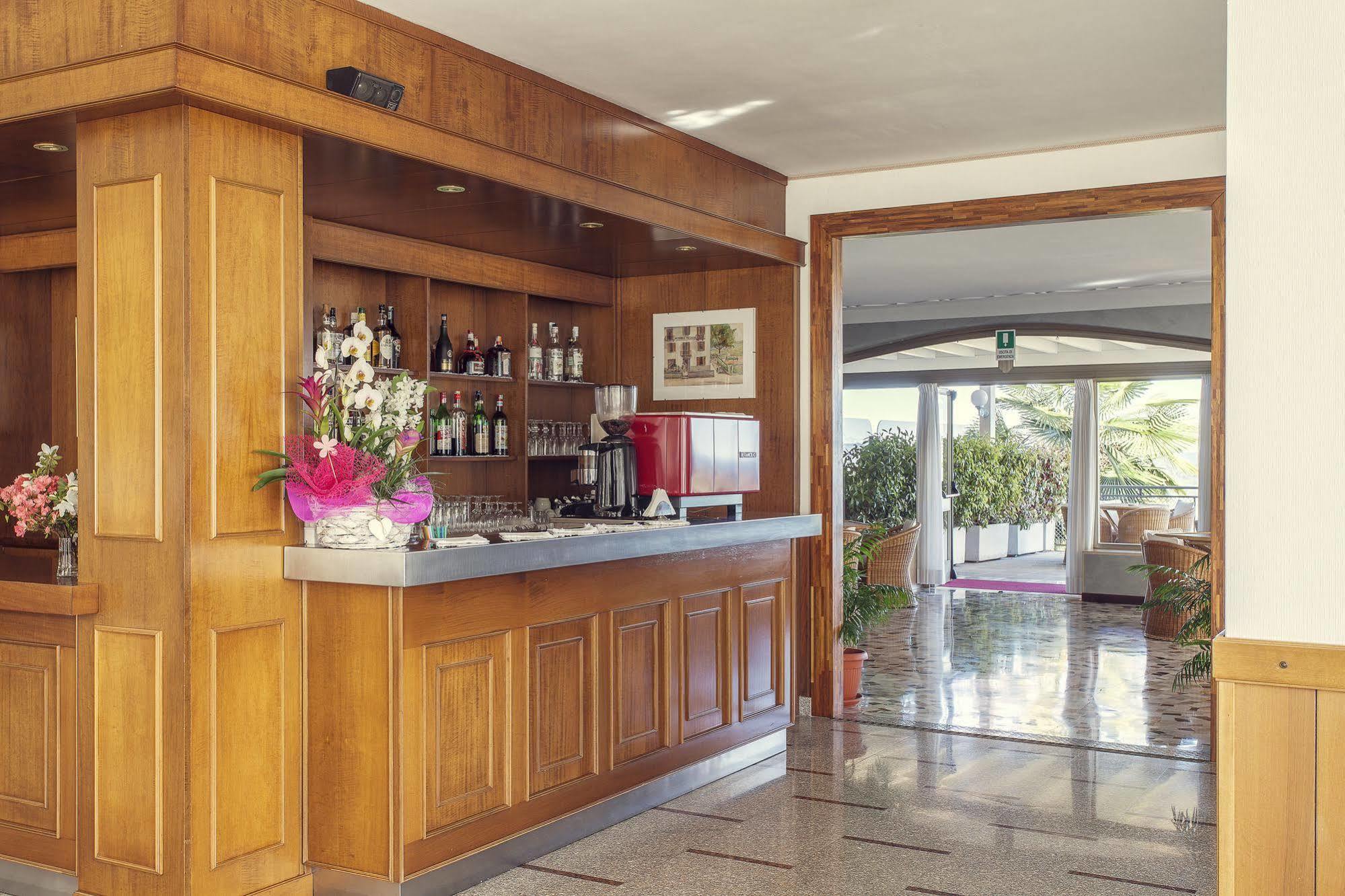 Tre Laghi Hotel Nebbiuno ภายนอก รูปภาพ